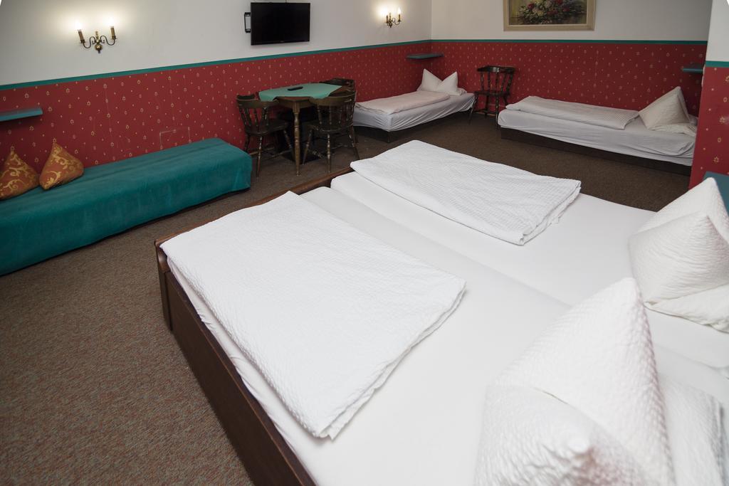Hotel-Gasthof Zur Post 벨부르크 객실 사진